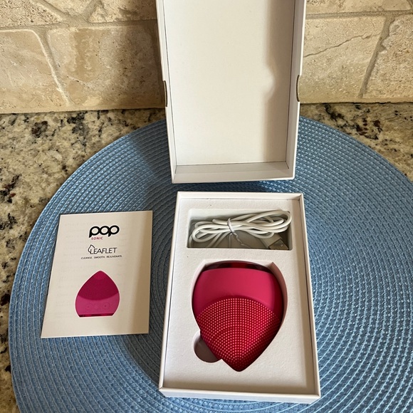 Never Used Pop Sonic Leaflet to Cleanse, Smooth, Rejuvenate. Electronic Facial - Picture 5 of 6